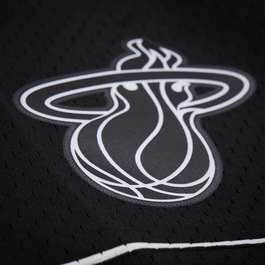 Mitchell & Ness Miami HEAT 2011-12 Alternate Swingman Shorts - Image 3