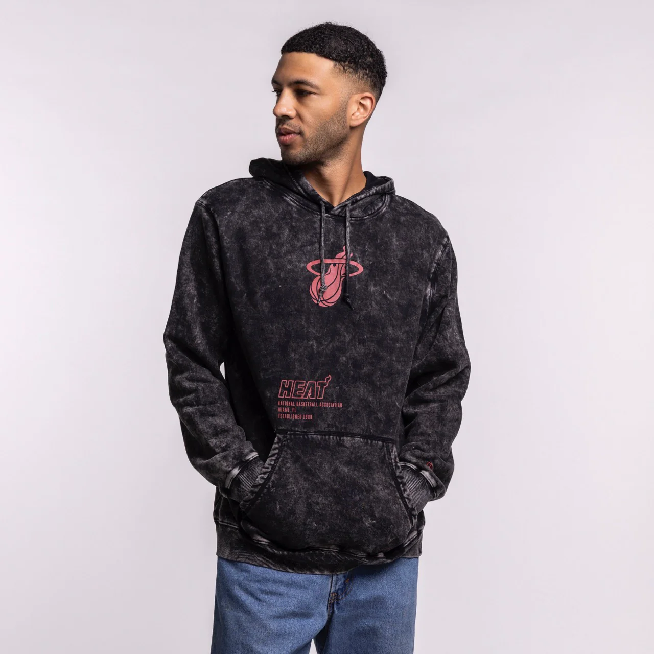 New Era Miami HEAT Mineral Wash Logo Hood