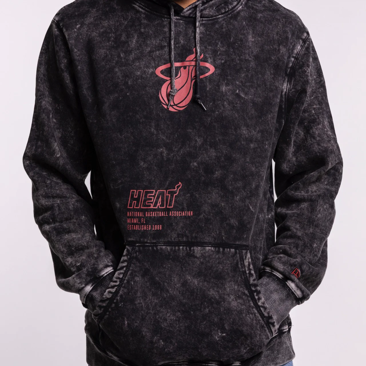 New Era Miami HEAT Mineral Wash Logo Hood - Image 2