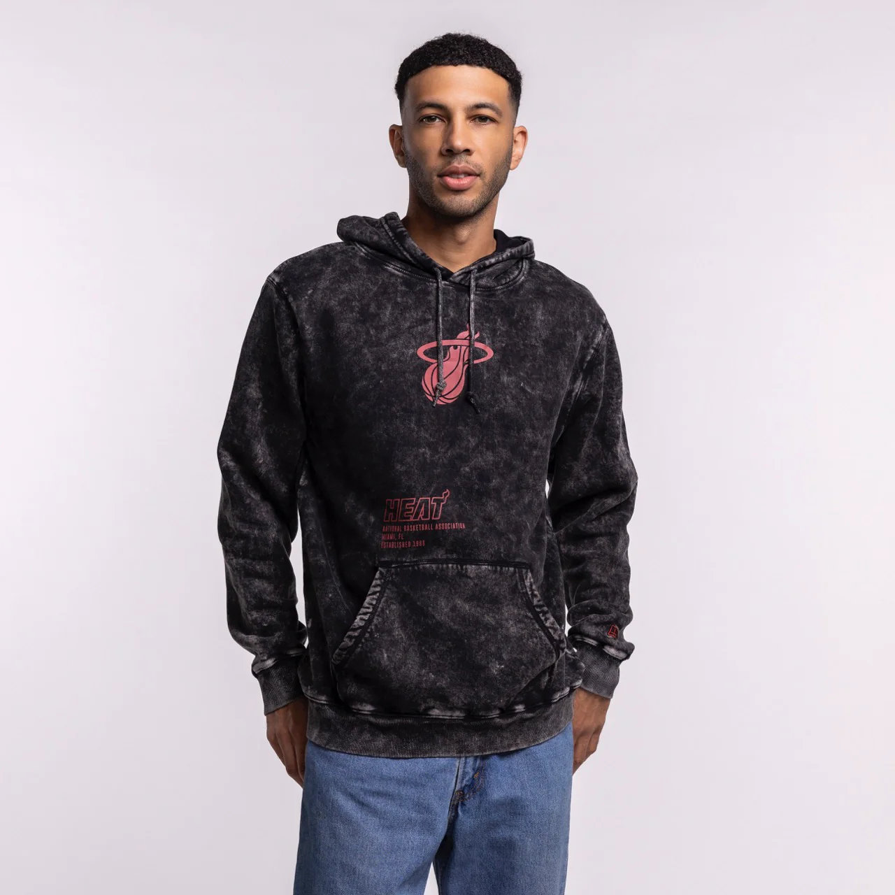 New Era Miami HEAT Mineral Wash Logo Hood - Image 4