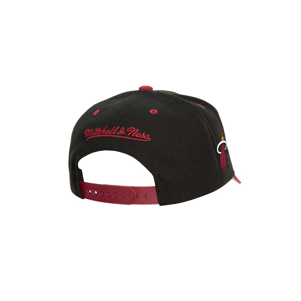 Mitchell & Ness Miami HEAT Sweep Pro Snapback - Image 2