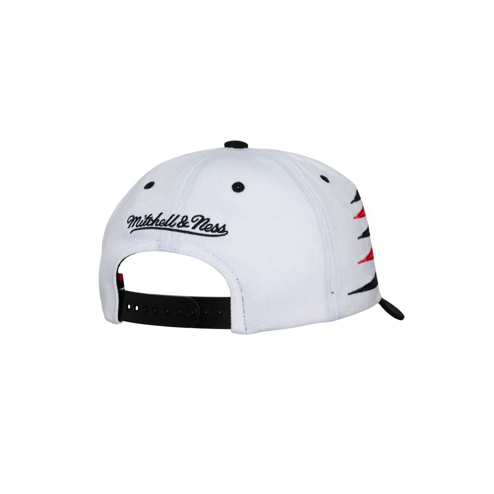 Mitchell & Ness Miami HEAT Diamond Cut Snapback - Image 2