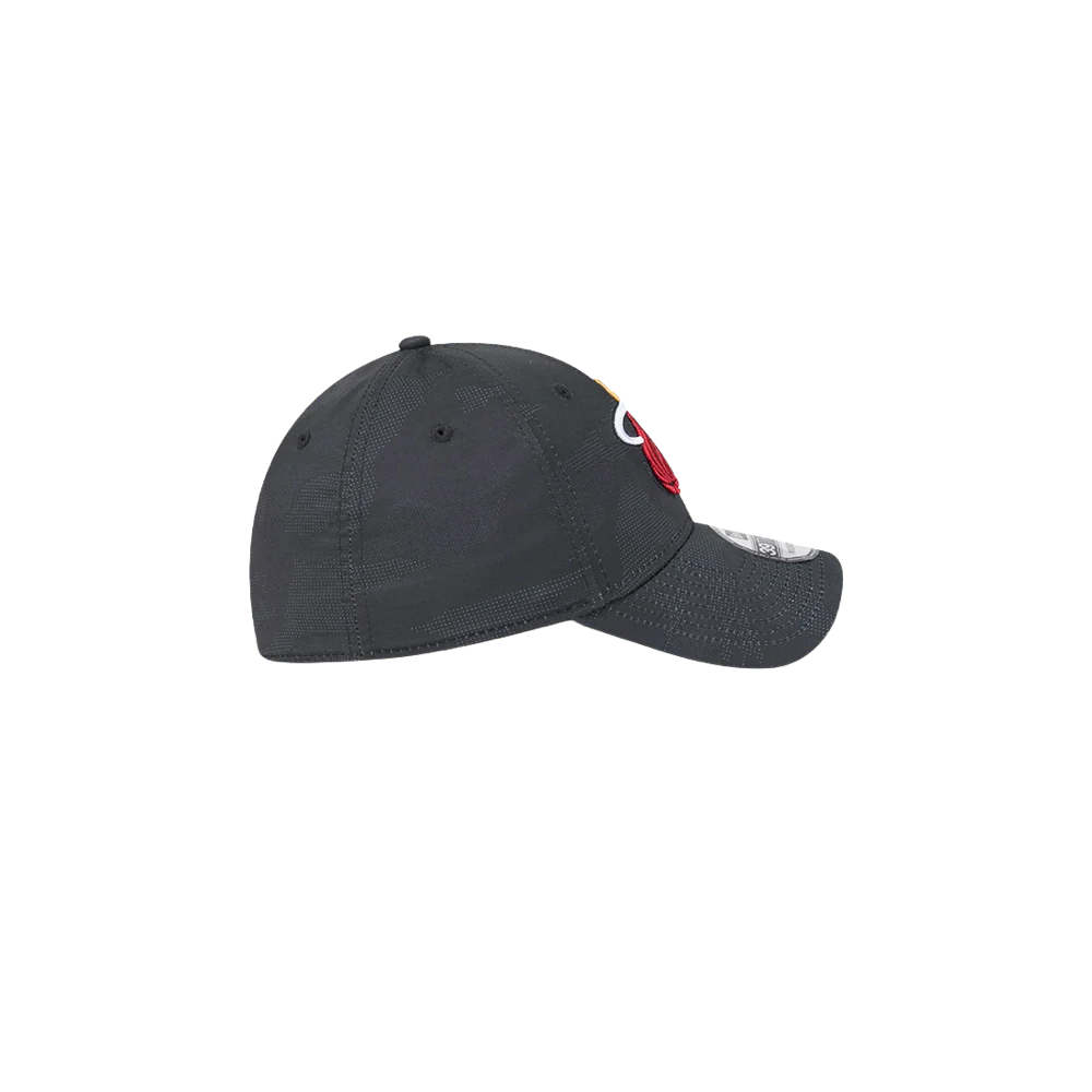 New Era Miami HEAT Tonal Camo Flex Fit Hat - Image 6