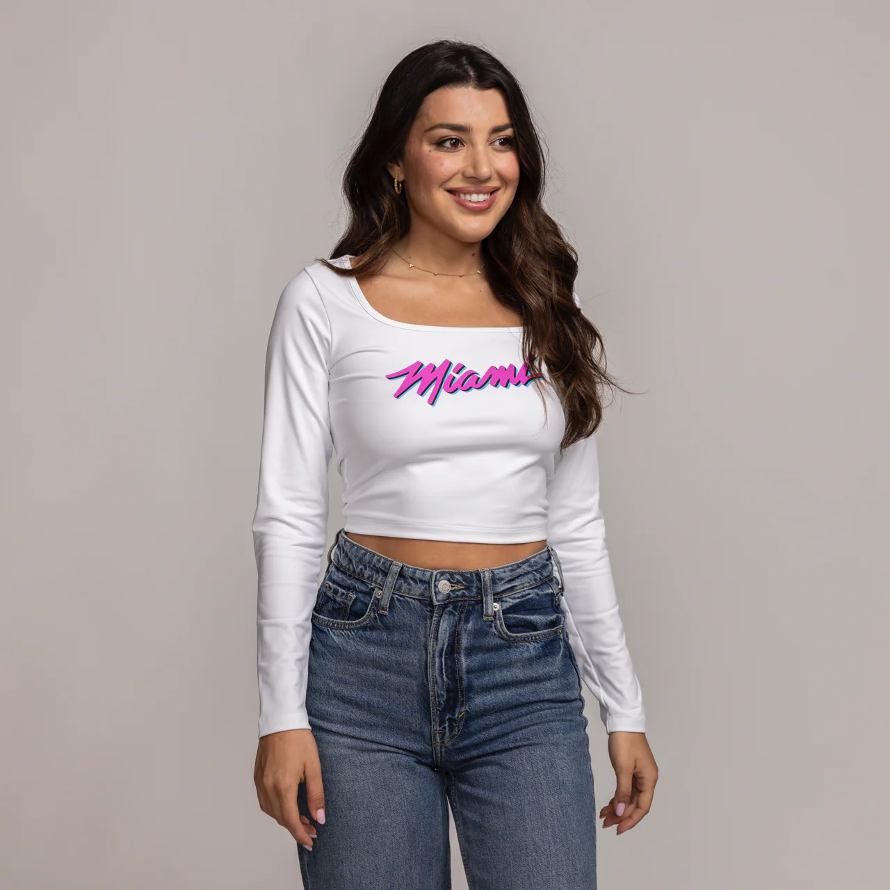 New Era Miami HEAT Original Vice Long Sleeve Cropped Tee - Image 4