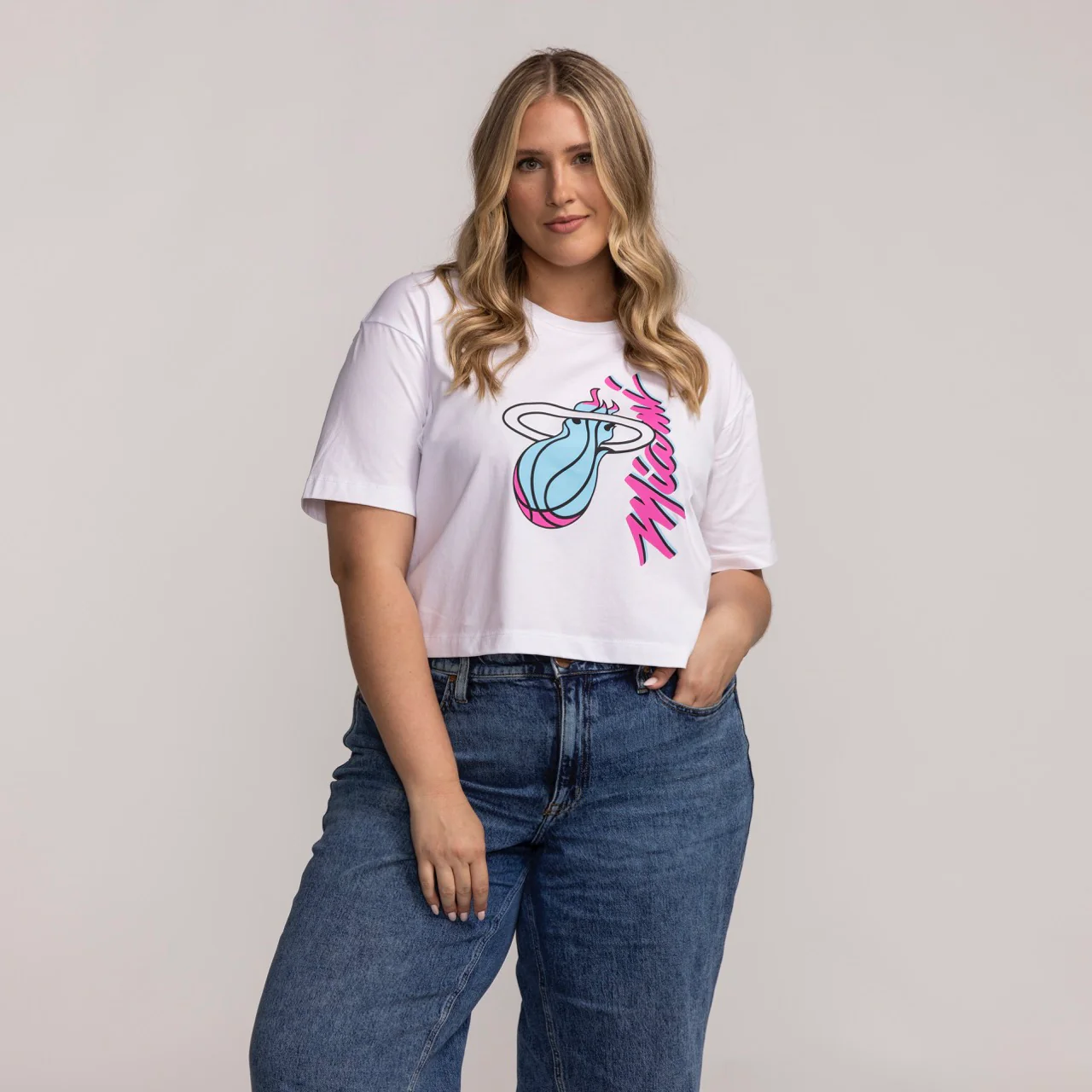 New Era Miami HEAT Original Vice Women's Boxy Cropped tee