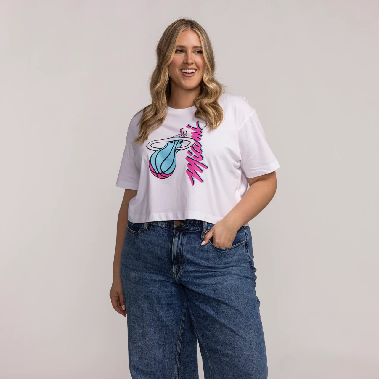 New Era Miami HEAT Original Vice Women's Boxy Cropped tee - Image 3