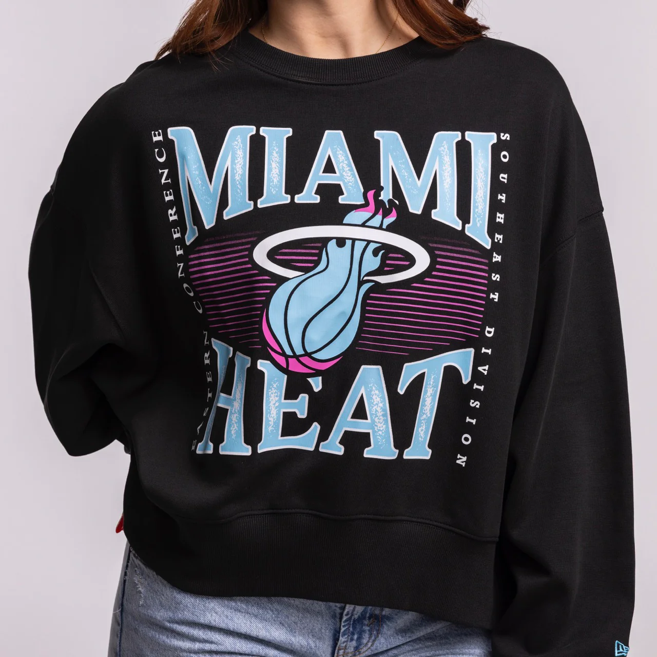 New Era Miami HEAT Original Vice Nights Wordmark Women's Crewneck - Image 2