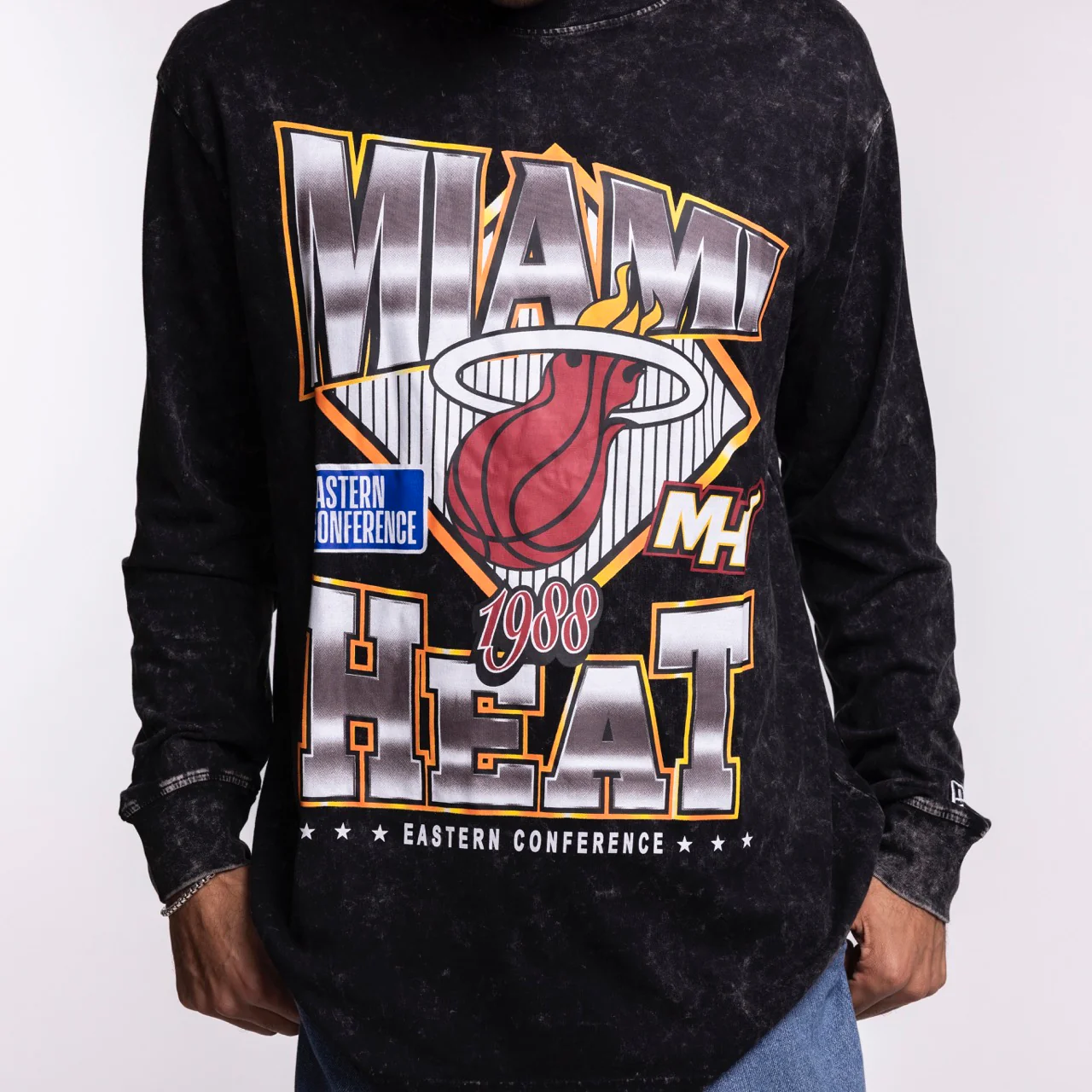 New Era Miami HEAT Washed Long Sleeve Tee - Image 2