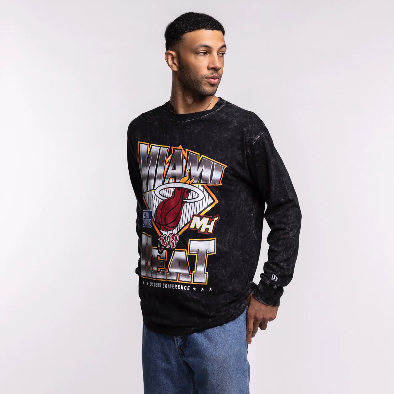New Era Miami HEAT Washed Long Sleeve Tee - Image 4