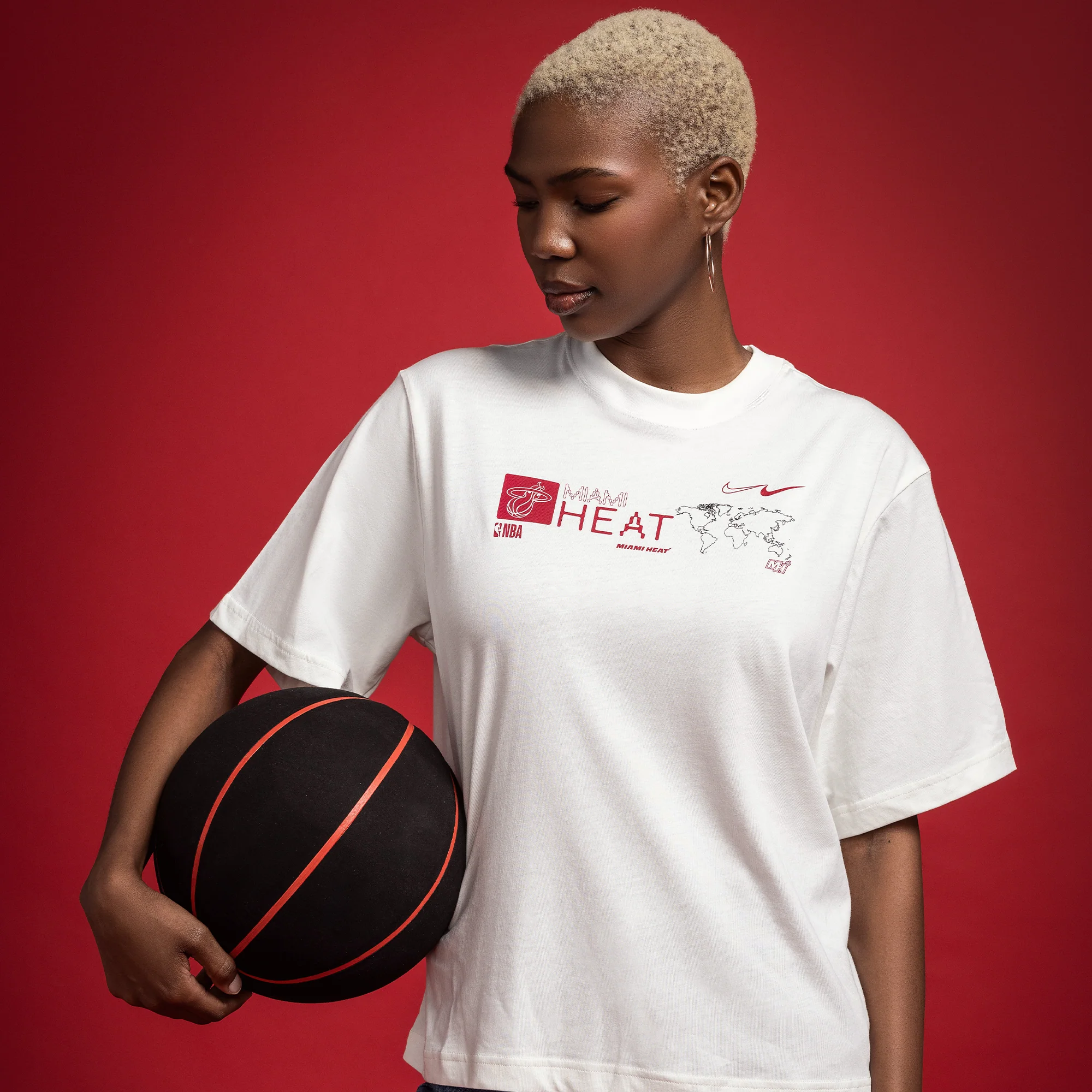 Nike Miami HEAT Global Women's Boxy Crop Tee - Image 4
