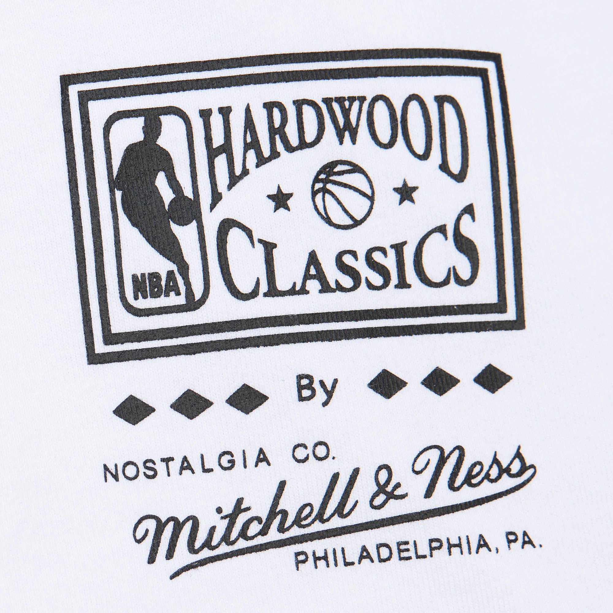 Mitchell & Ness Miami HEAT Graphic Women's Crop Tee - Image 8