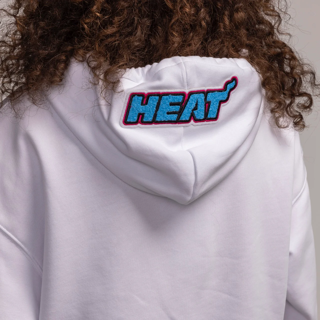 Pro Standard Miami HEAT Original Vice Women's Pullover Hoodie - Image 4