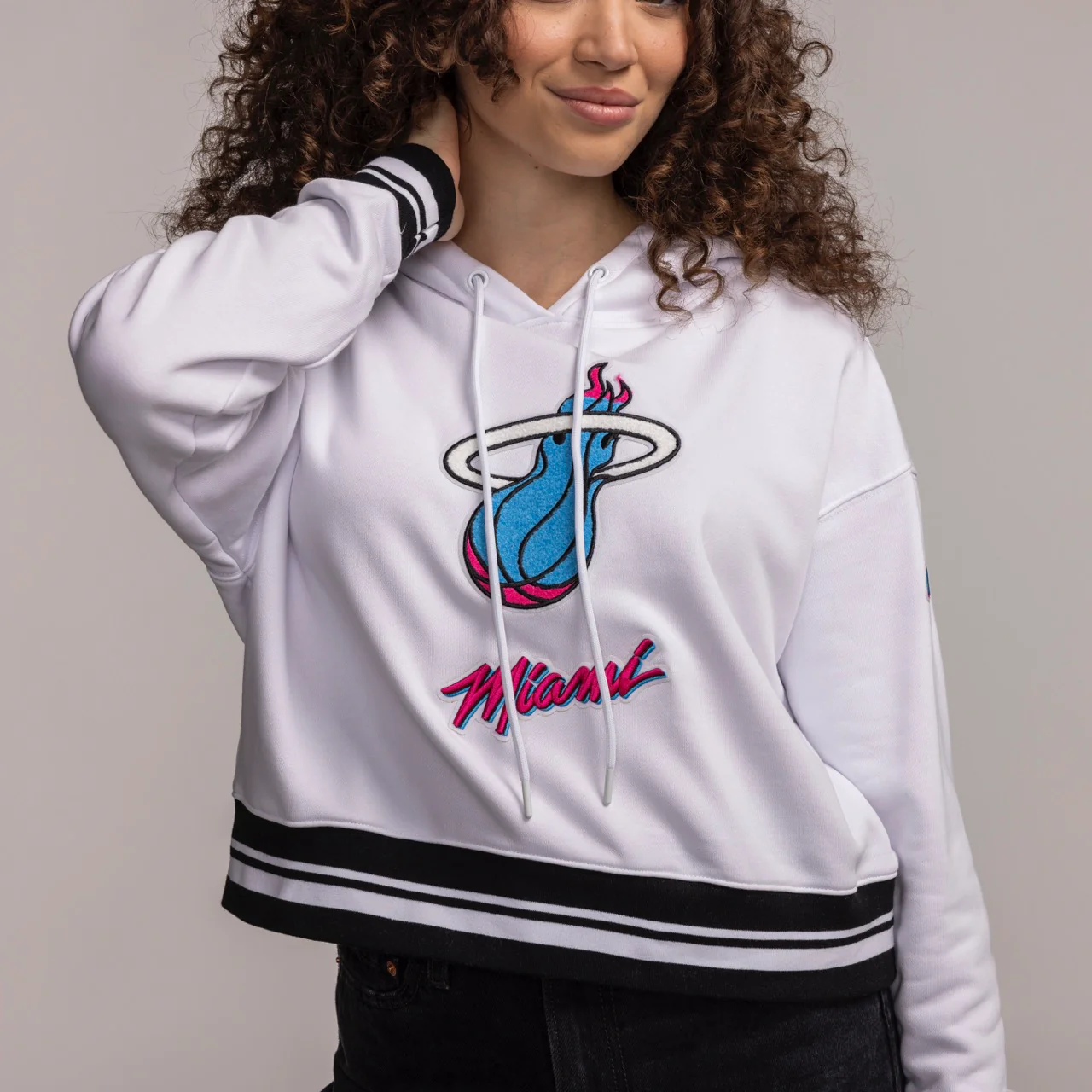 Pro Standard Miami HEAT Original Vice Women's Pullover Hoodie - Image 5