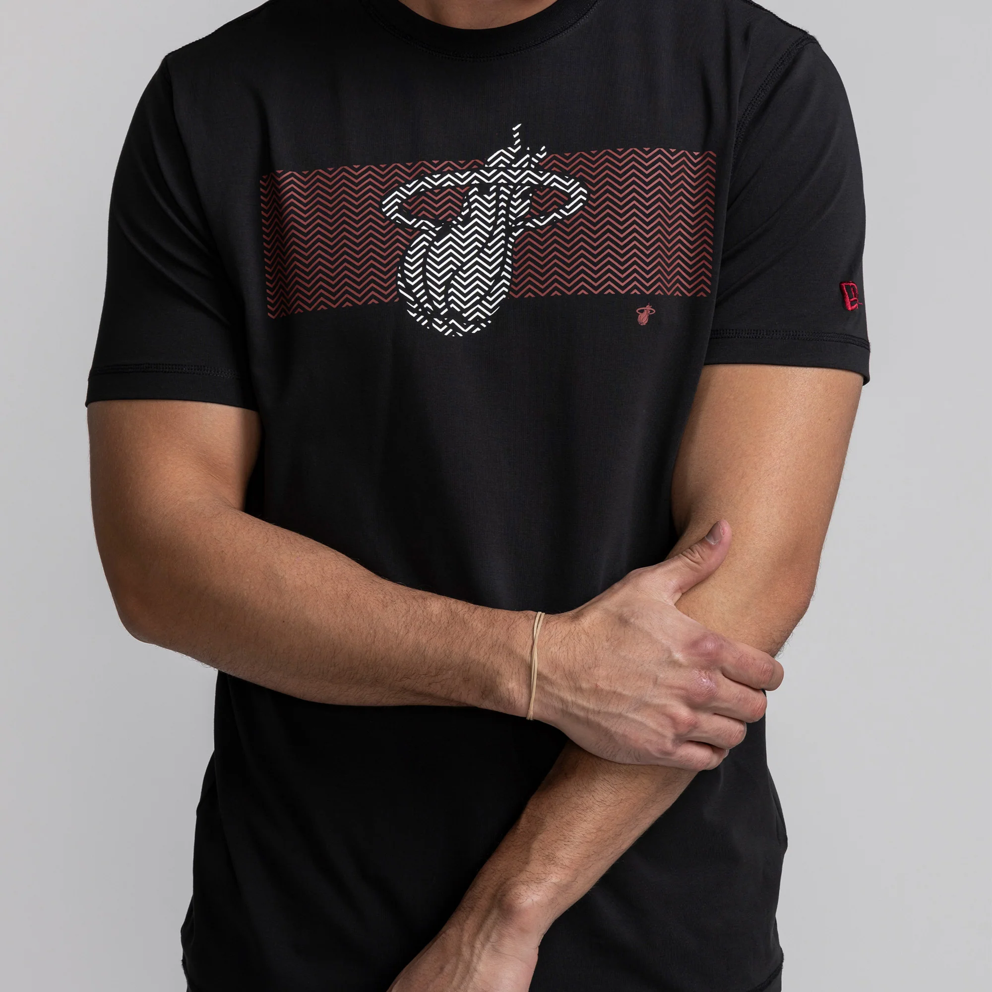 New Era Miami HEAT Stripe Logo Tee - Image 4