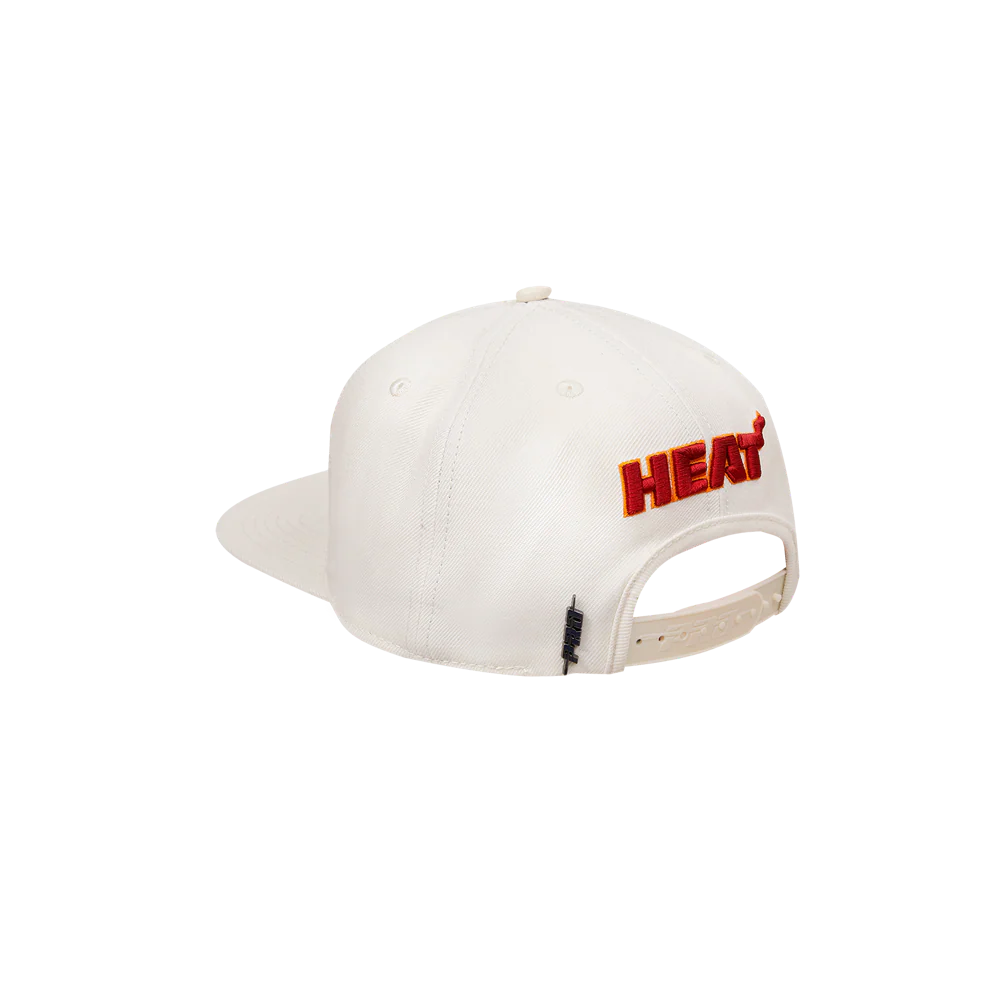 Pro Standard Miami HEAT Retro Logo Snapback - Image 4