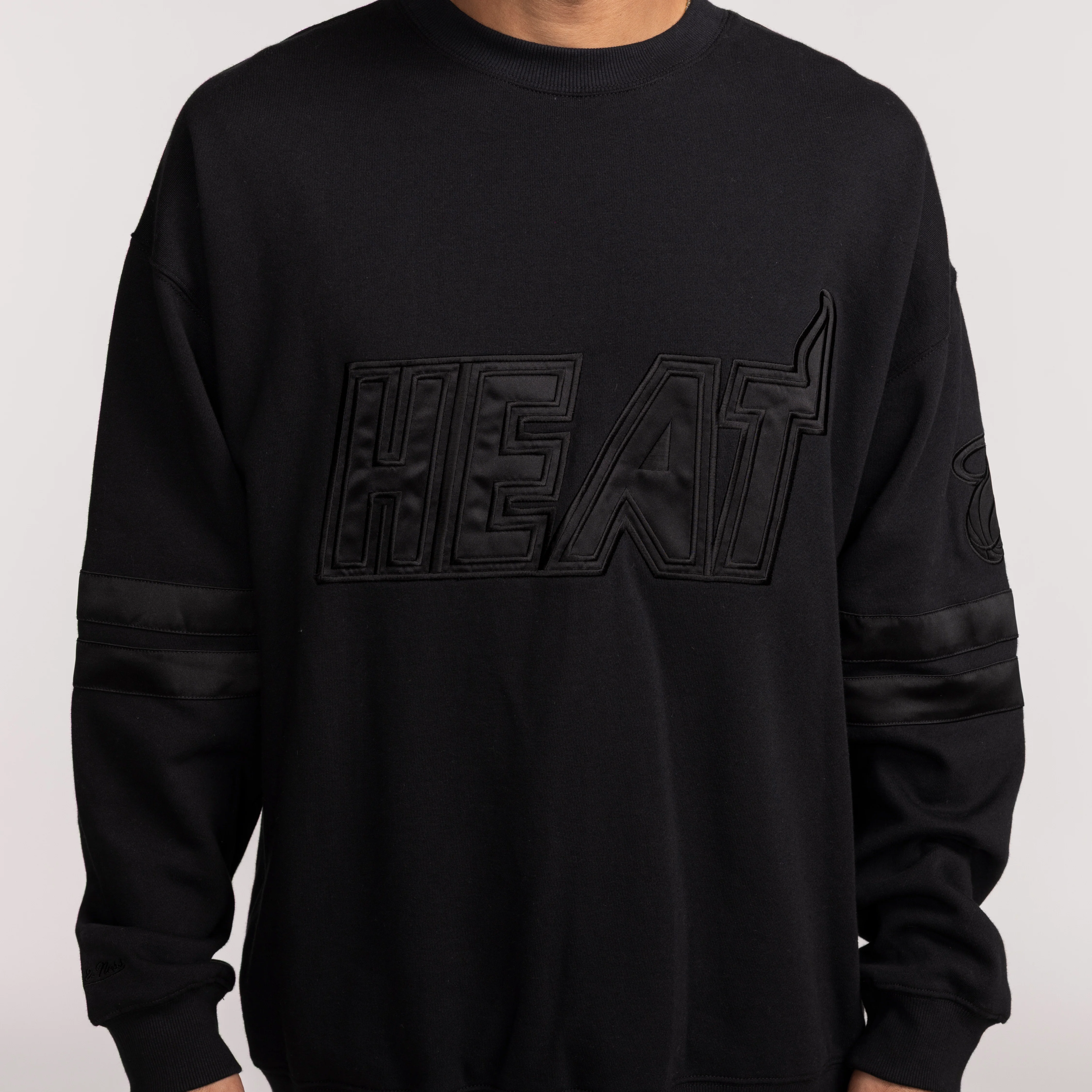 Mitchell & Ness Miami HEAT Stripes Fleece Crewneck - Image 3