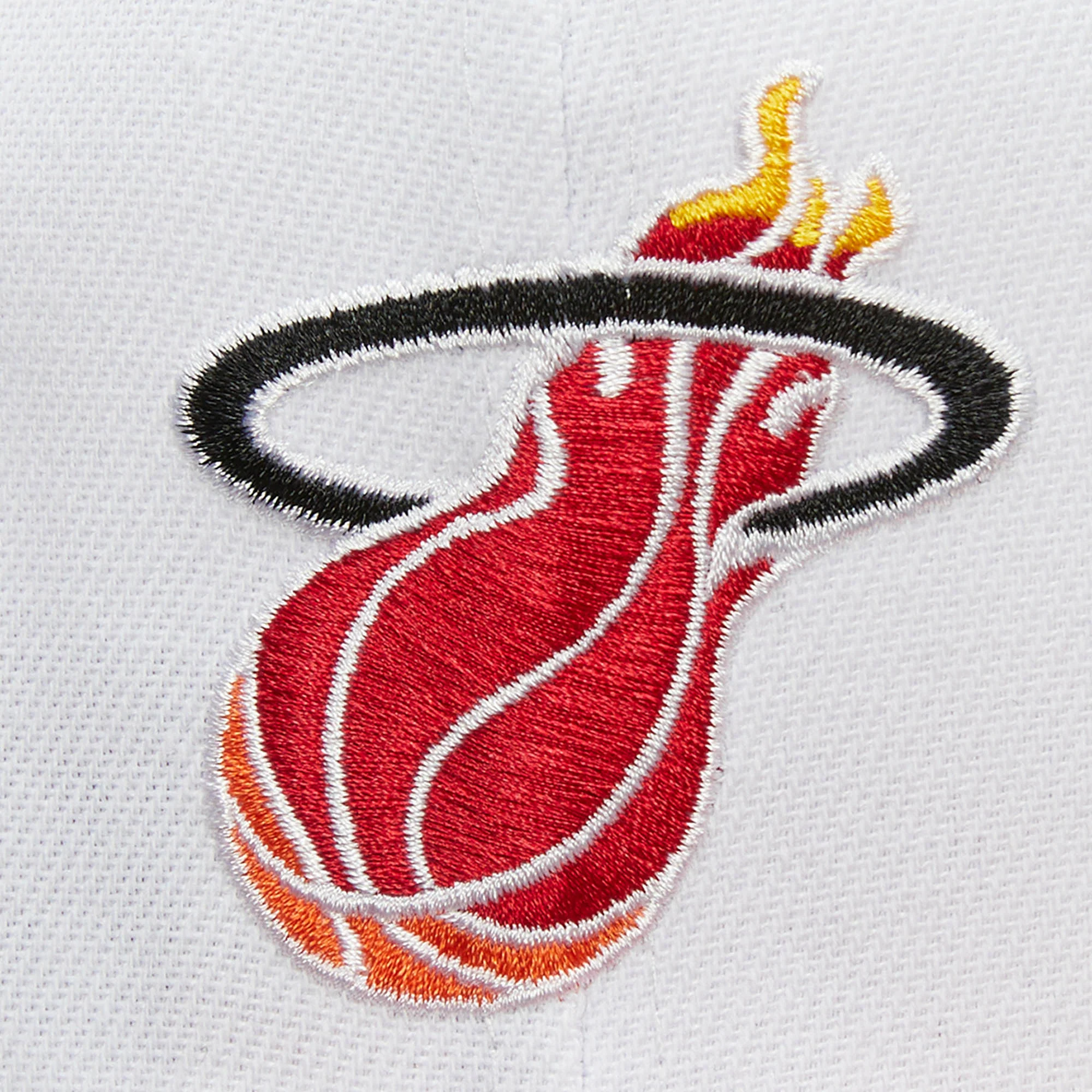 Mitchell & Ness Miami HEAT 2 Tone 2.0 Pro Snapback - Image 3
