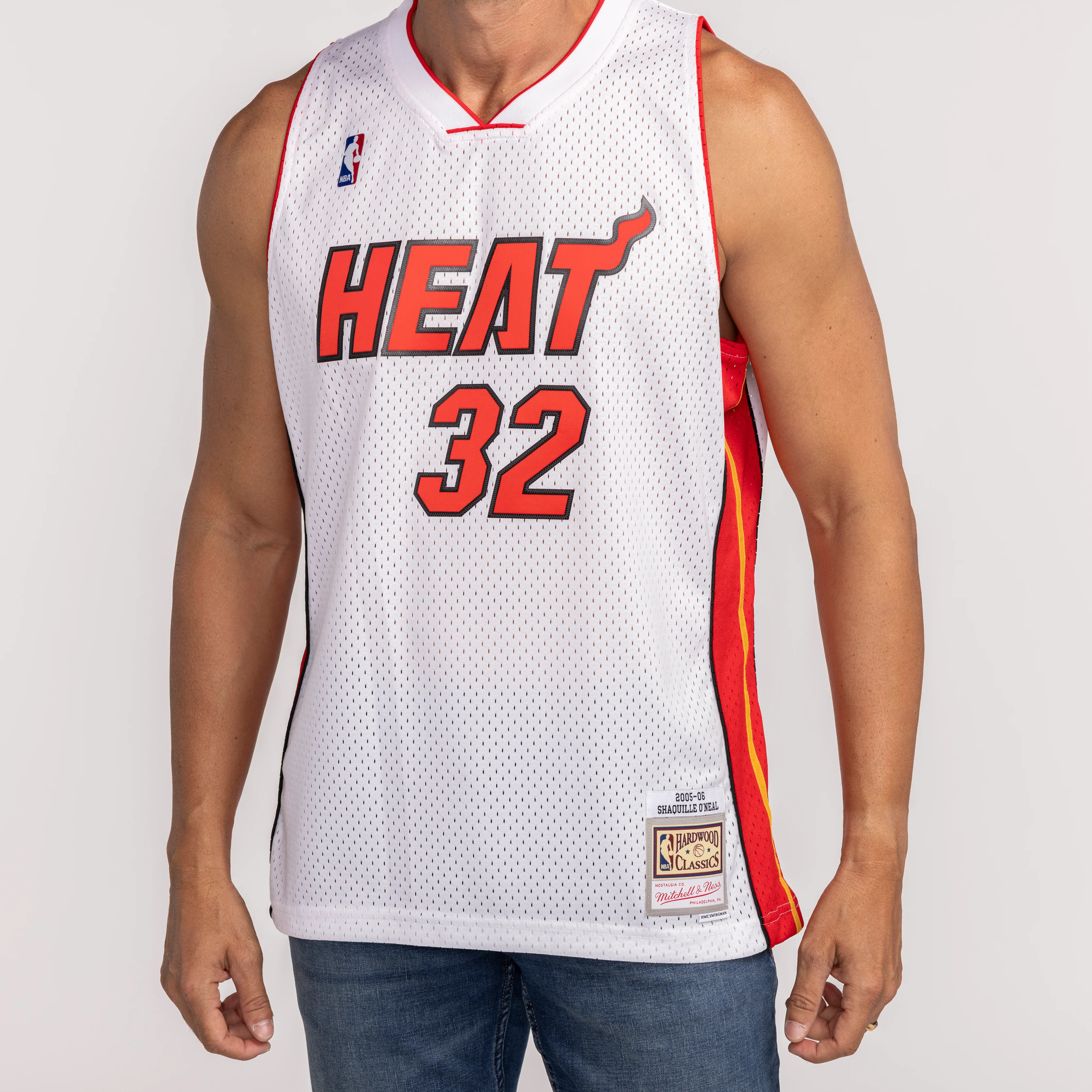 Shaquille O'Neal Mitchell & Ness Miami HEAT 2005-06 White Swingman Jersey - Image 3
