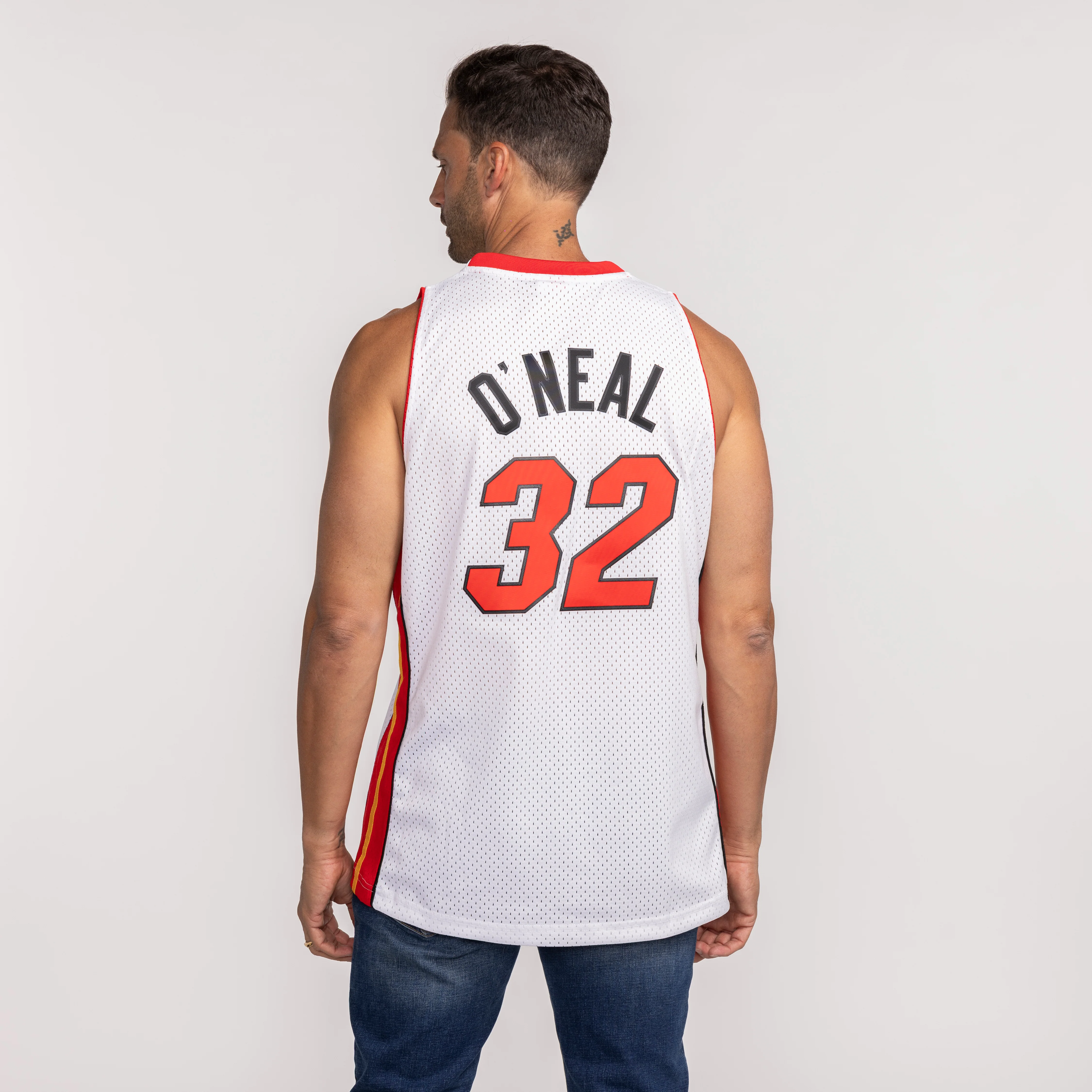Shaquille O'Neal Mitchell & Ness Miami HEAT 2005-06 White Swingman Jersey - Image 4