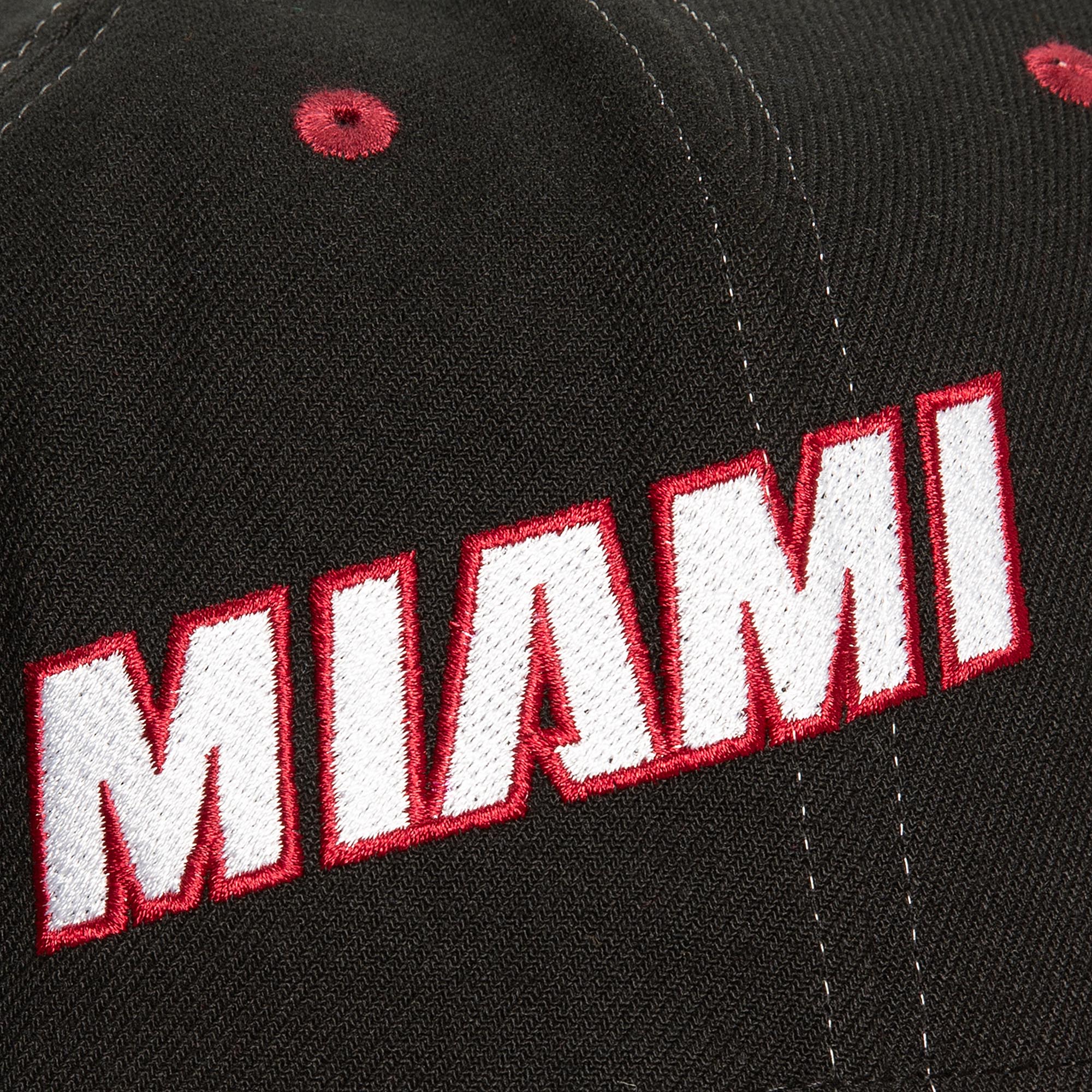 Mitchell & Ness Miami HEAT Logo Pro Snapback - Image 4