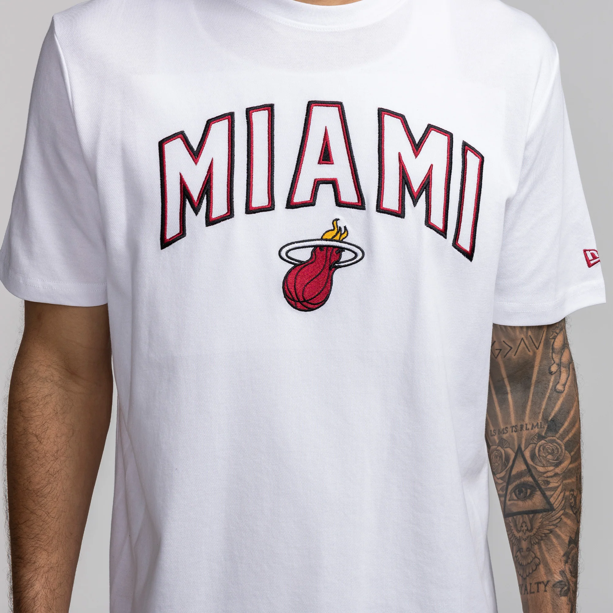 New Era Miami HEAT Miami Crewneck Tee - Image 4