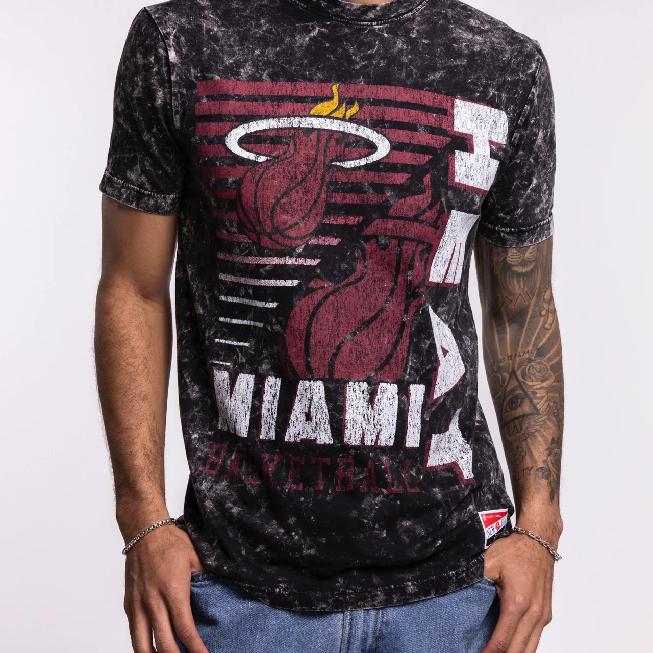 New Era Miami HEAT Mineral Washed Tee - Image 3