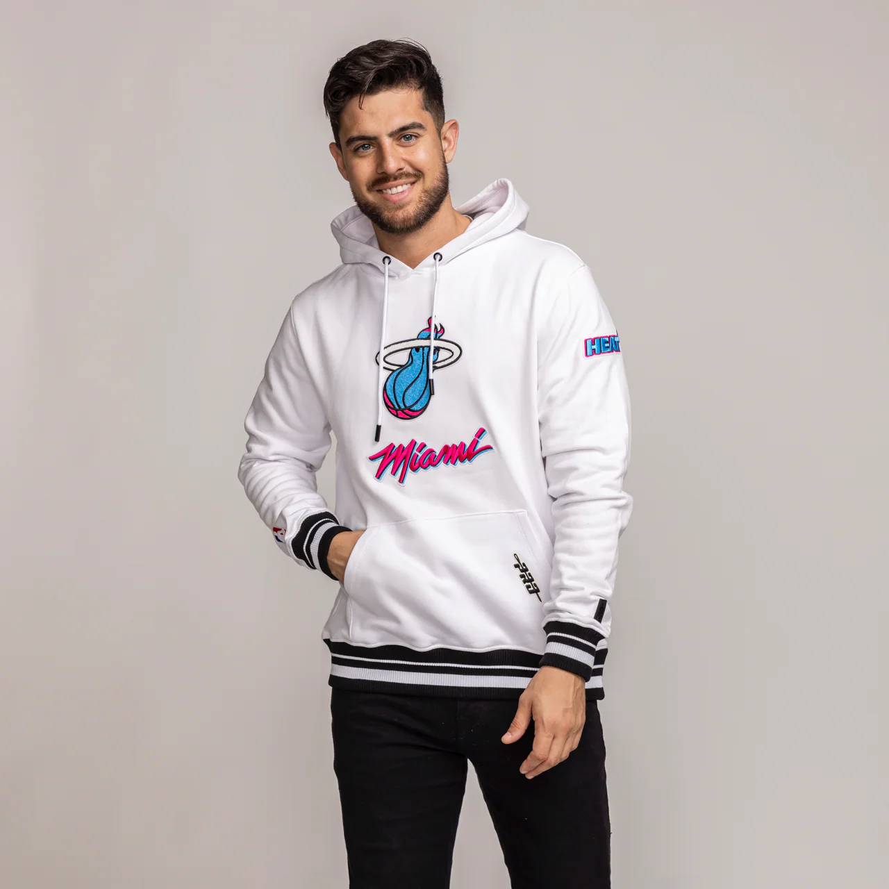 Pro Standard Miami HEAT Original Vice Pullover Hoodie - Image 3