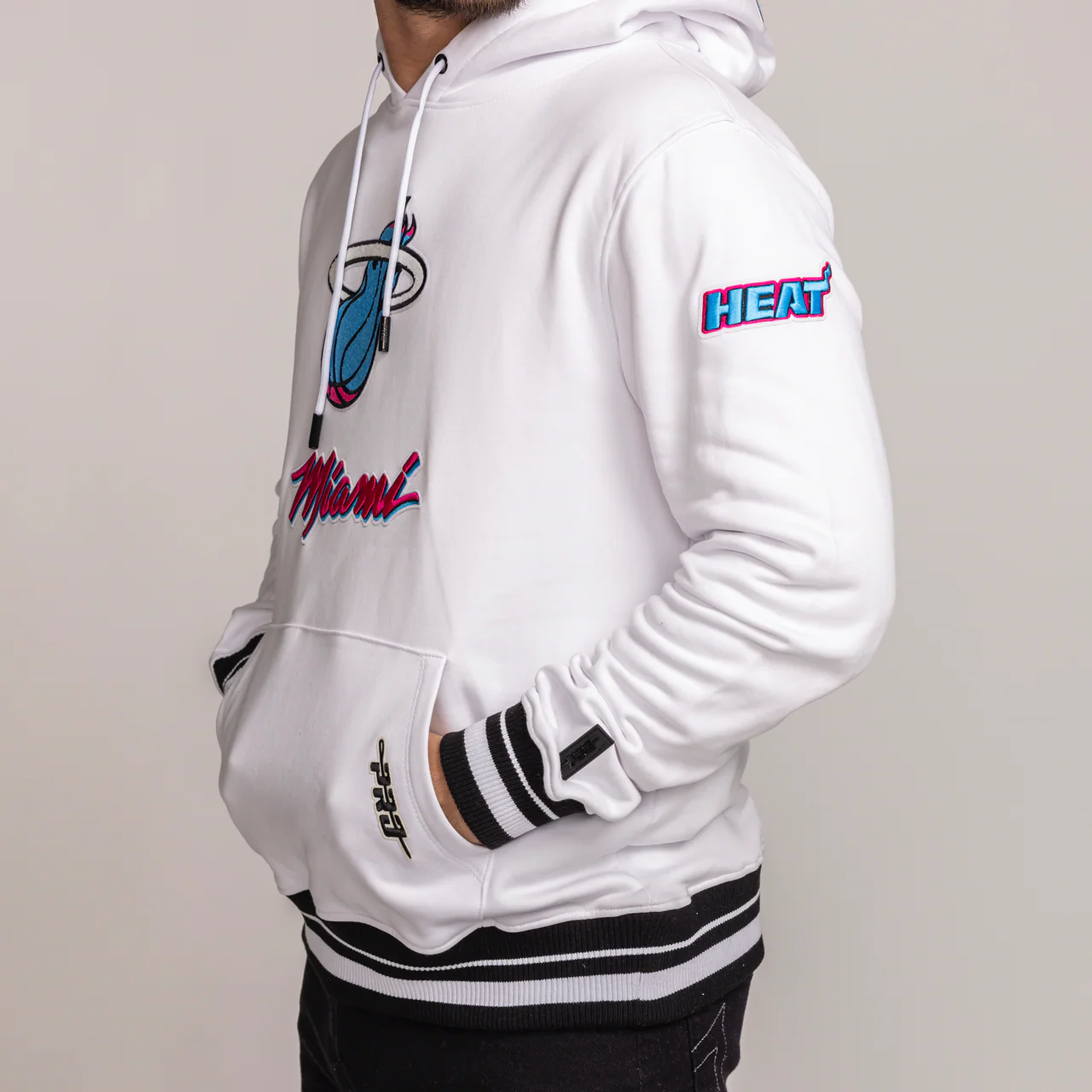 Pro Standard Miami HEAT Original Vice Pullover Hoodie - Image 4