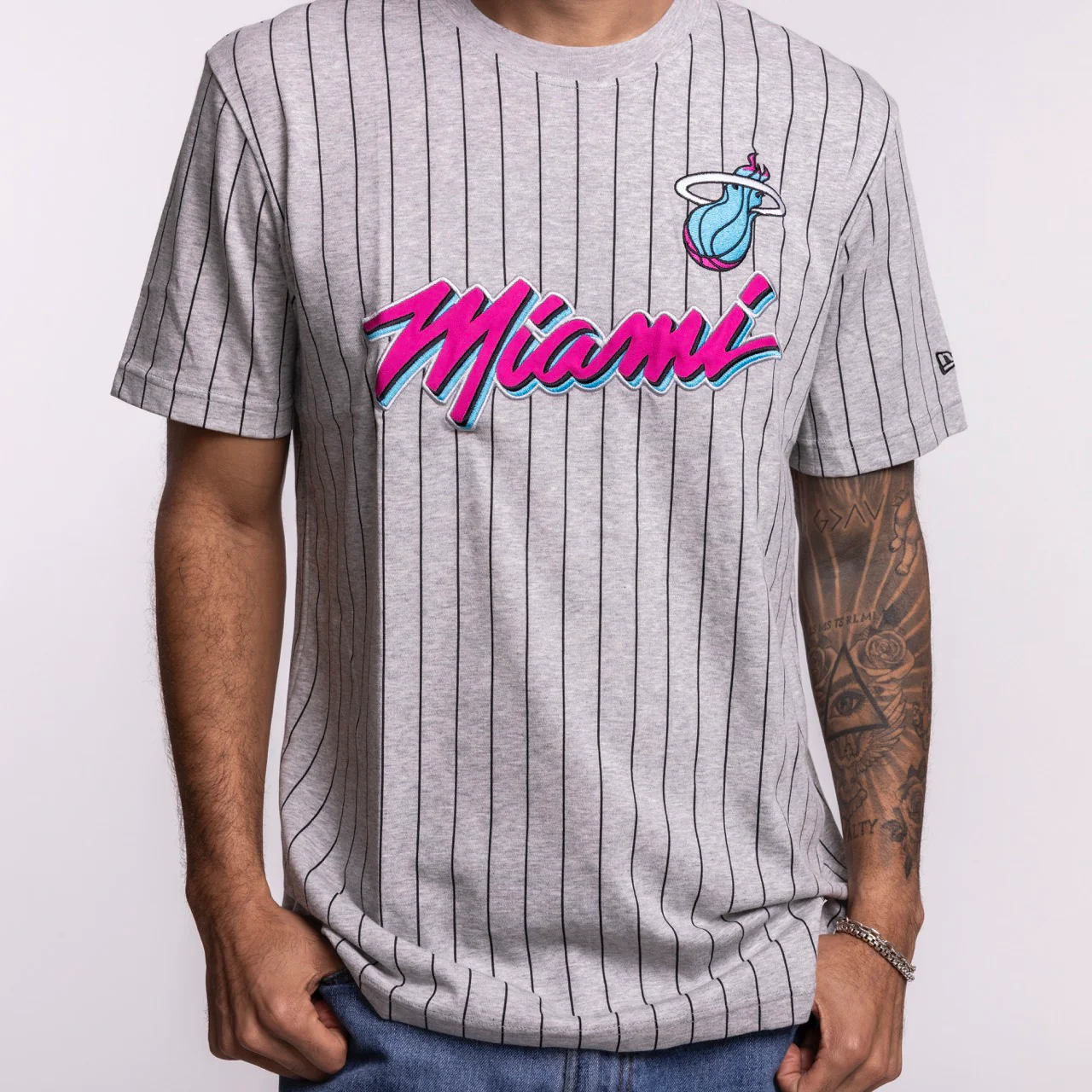 New Era Miami HEAT Original Vice Nights Striped Tee - Image 3