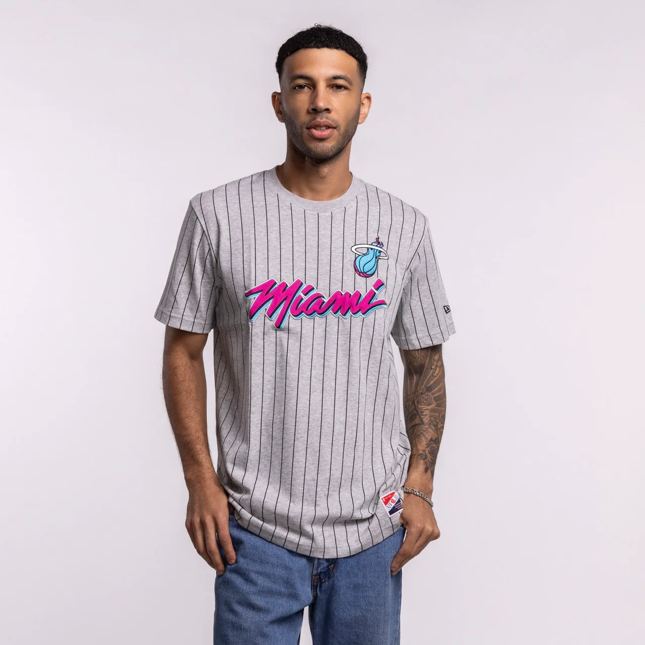 New Era Miami HEAT Original Vice Nights Striped Tee - Image 4