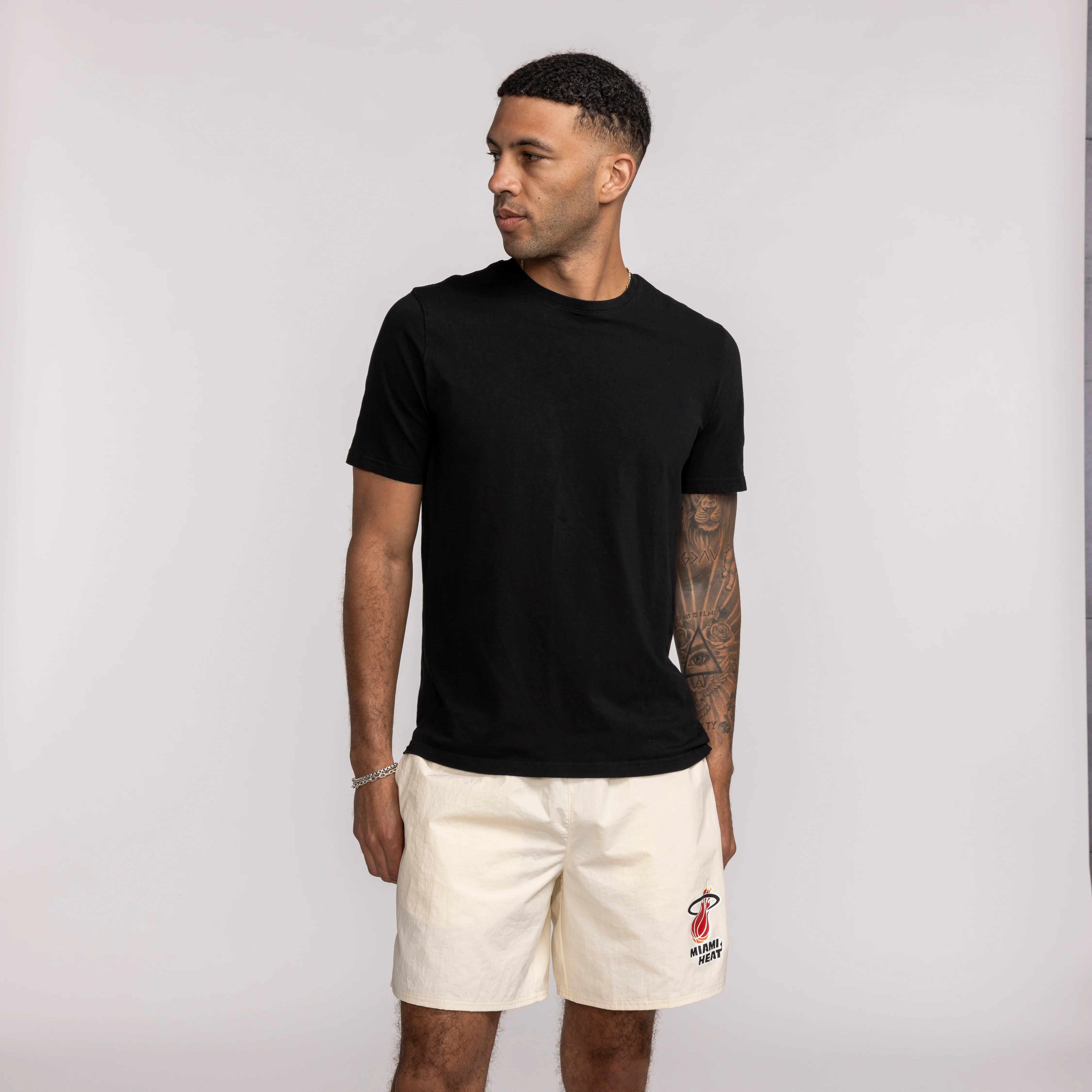 Mitchell & Ness Miami HEAT Vintage Shorts - Image 3